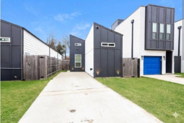 2216 Dyson Street, Dallas, TX 75215