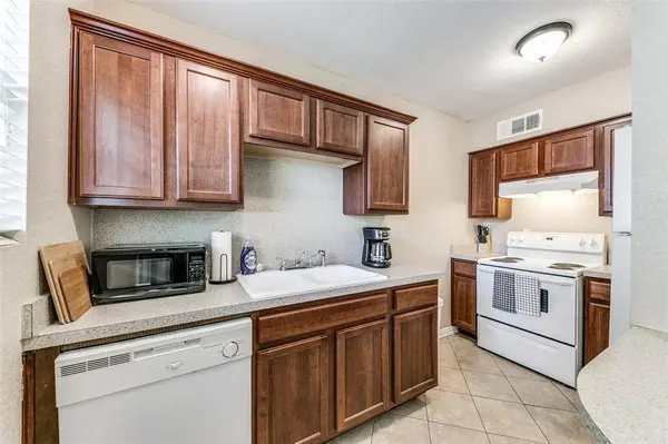5814 Worth Street #9, Dallas, TX 75214