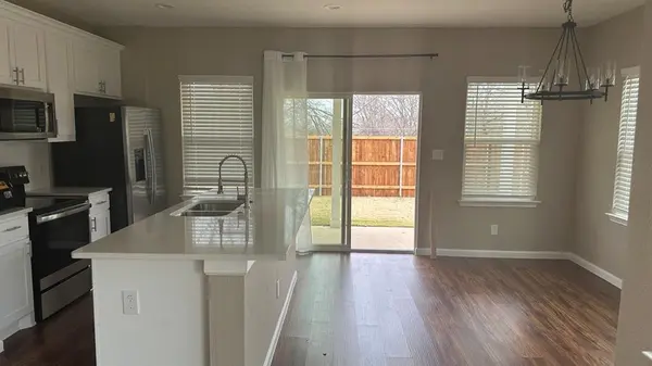 420 N Denley Drive, Dallas, TX 75203