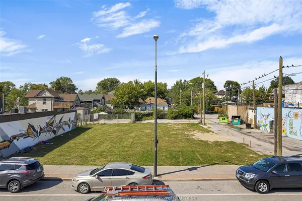934-938 WYANDOTTE Street East, Windsor, ON N9A 3J8