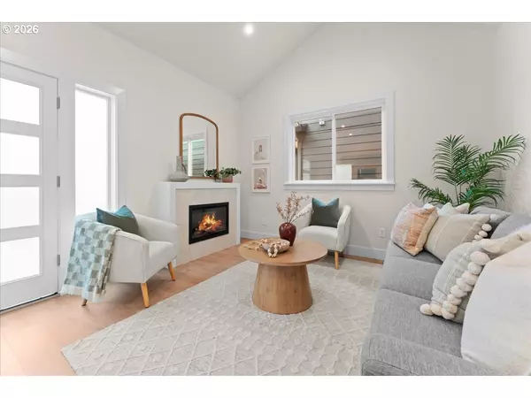 Portland, OR 97206,6703 SE 69th AVE #B