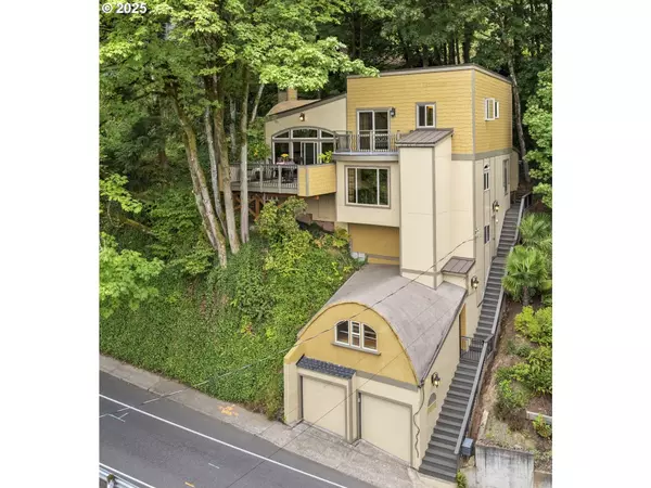 Portland, OR 97239,6521 S CORBETT AVE