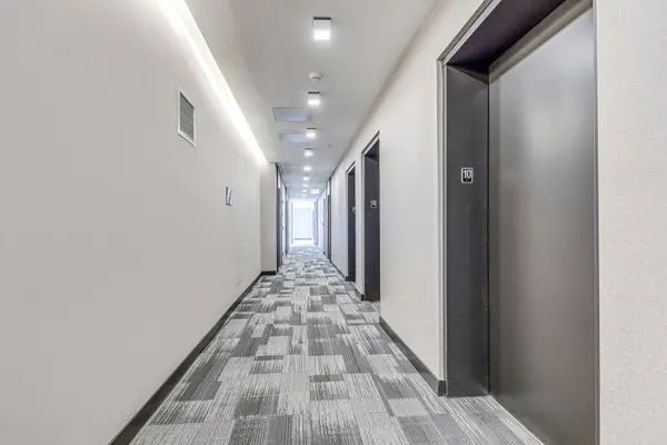 8 Tippett RD #1012, Toronto C06, ON M3H 0E7