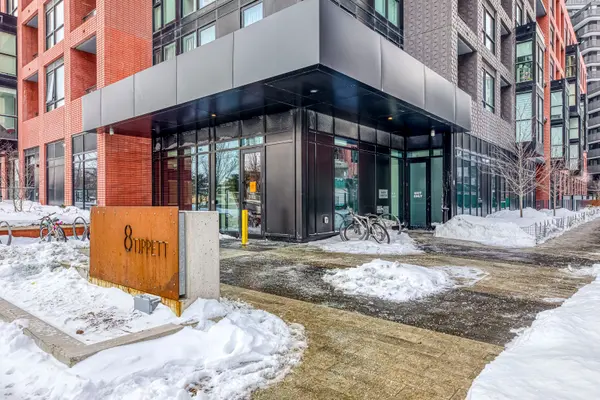 8 Tippett RD #1012, Toronto C06, ON M3H 0E7