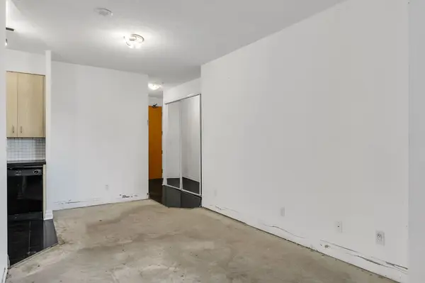 70 Alexander ST #213, Toronto C08, ON M4Y 3B6