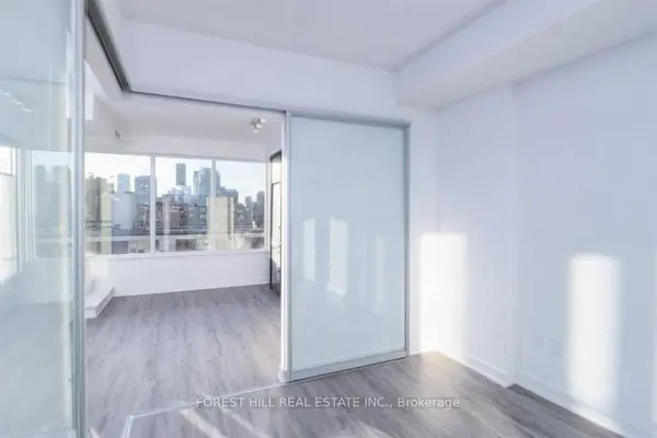 1 Cardiff RD #805, Toronto C10, ON M4P 0G2