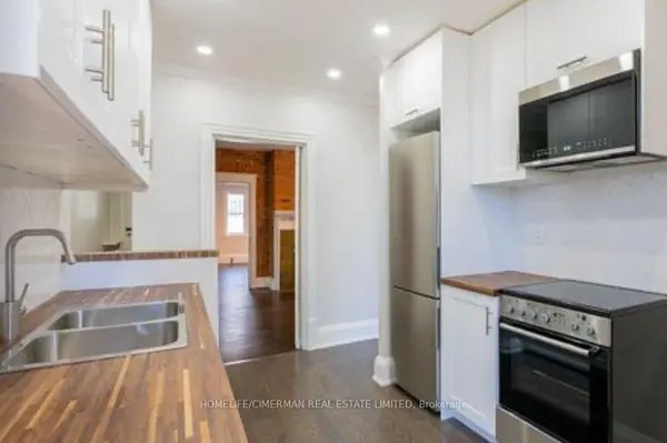 89 Ellsworth AVE, Toronto C02, ON M6G 2K4