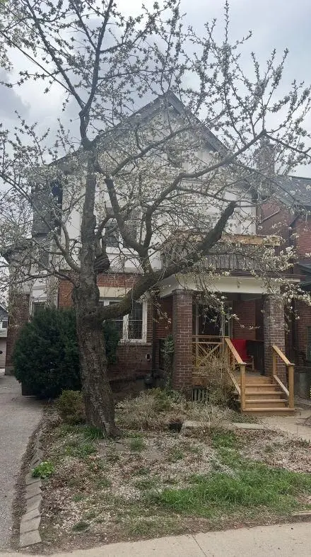89 Ellsworth AVE, Toronto C02, ON M6G 2K4