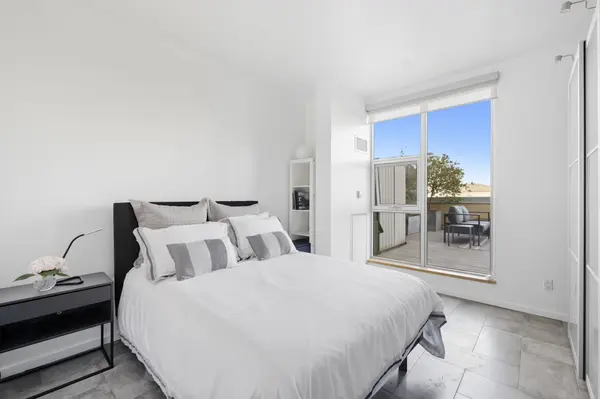 160 Baldwin ST #610, Toronto C01, ON M5T 3K7