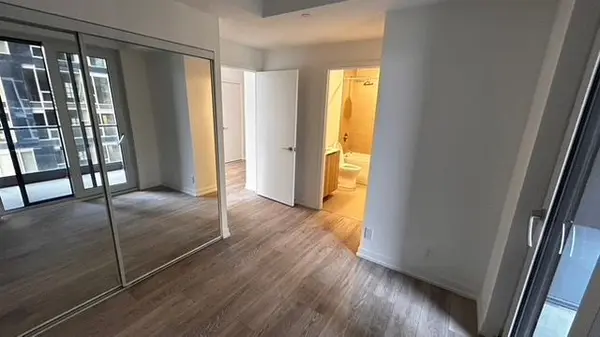 55 Mercer ST #2511, Toronto C01, ON M5V 0W4