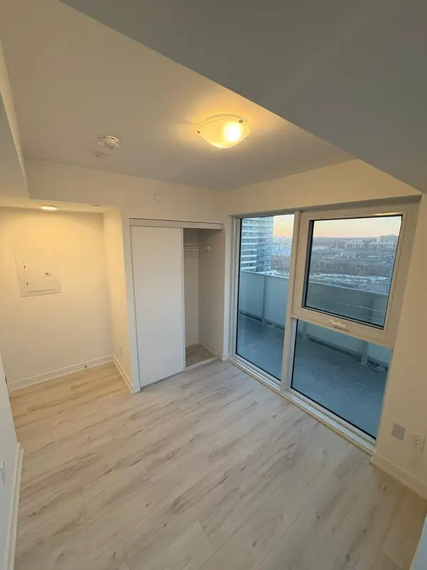 1010 Sandy Beach RD #1102, Pickering, ON L1W 0C7