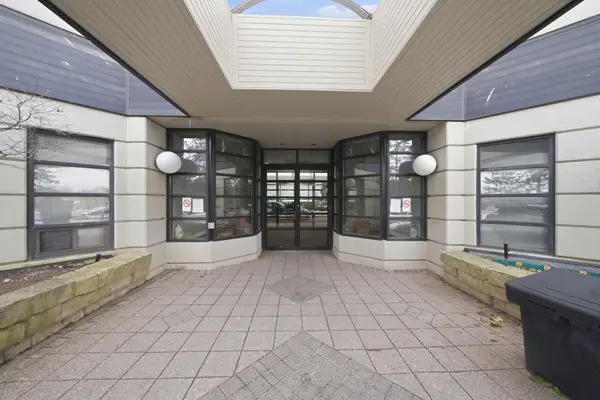 150 Alton Towers CIR #908, Toronto E07, ON M1V 4X7