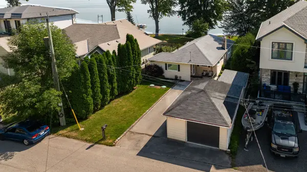 297 Beach RD, Innisfil, ON L0L 1R0