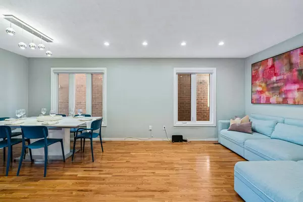 109 Whitney PL, Vaughan, ON L4J 6V6