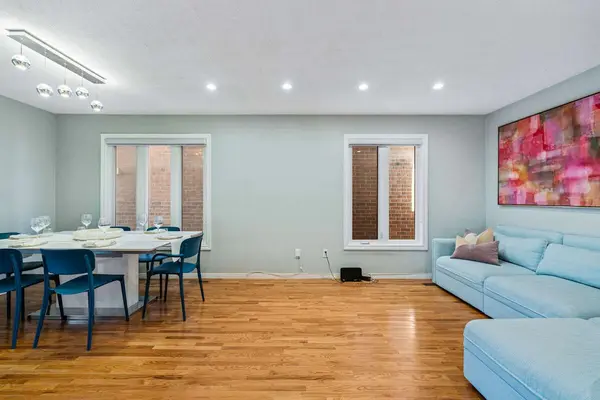 109 Whitney PL, Vaughan, ON L4J 6V6