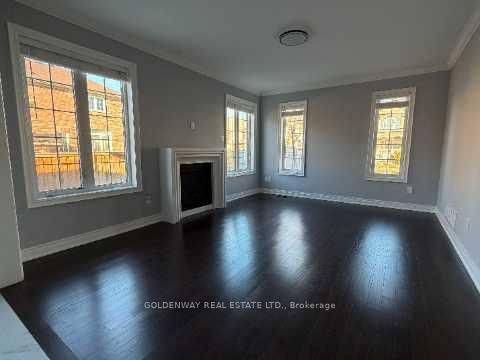 16 Jericho AVE, Georgina, ON L4P 0G9