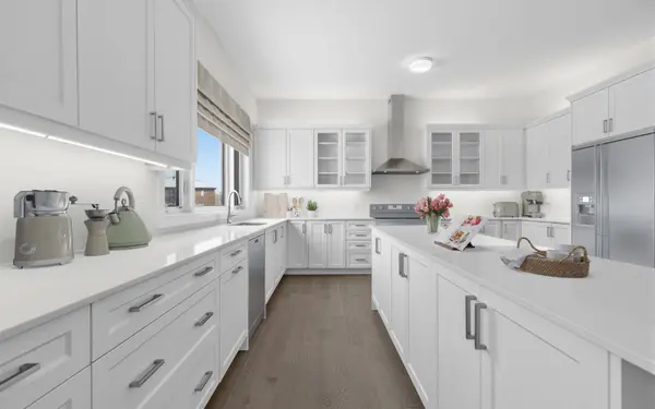 11 Edgar AVE, Essa, ON L3W 0A9