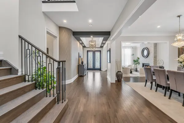 1285 Mineola GDNS, Mississauga, ON L5G 3Y5