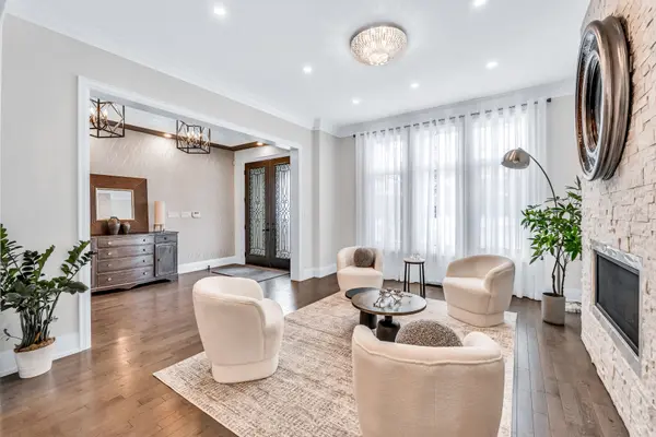 1285 Mineola GDNS, Mississauga, ON L5G 3Y5