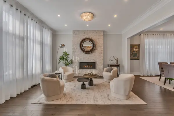 1285 Mineola GDNS, Mississauga, ON L5G 3Y5