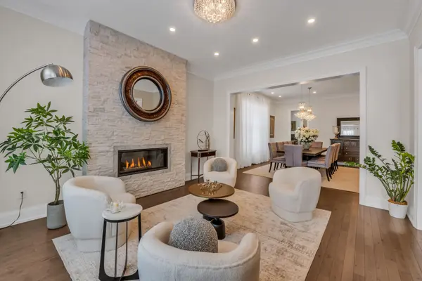 1285 Mineola GDNS, Mississauga, ON L5G 3Y5