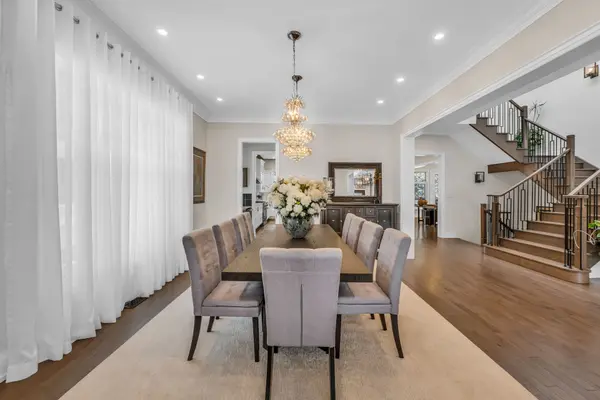 1285 Mineola GDNS, Mississauga, ON L5G 3Y5