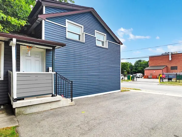 18 Mary ST, Brampton, ON L6W 2R1