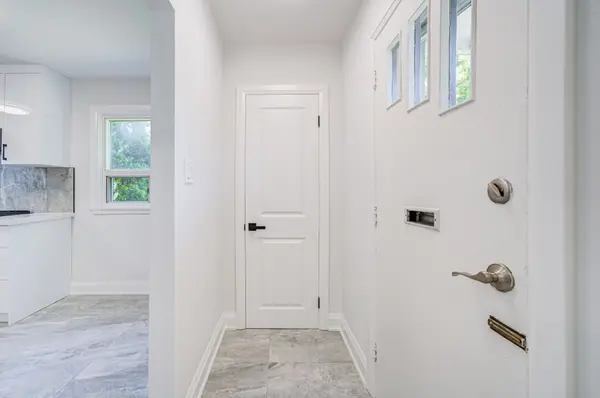 38 Esmond CRES, Toronto W10, ON M9W 1T4