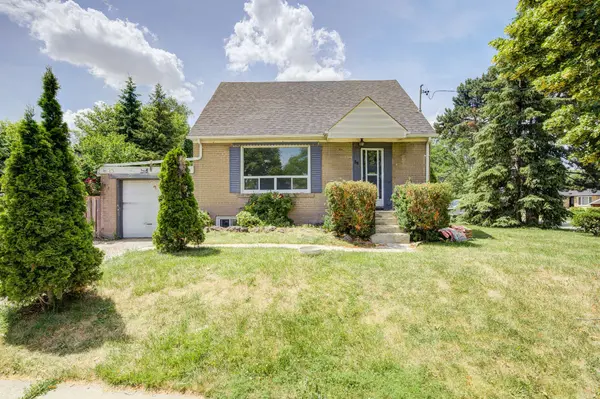 38 Esmond CRES, Toronto W10, ON M9W 1T4