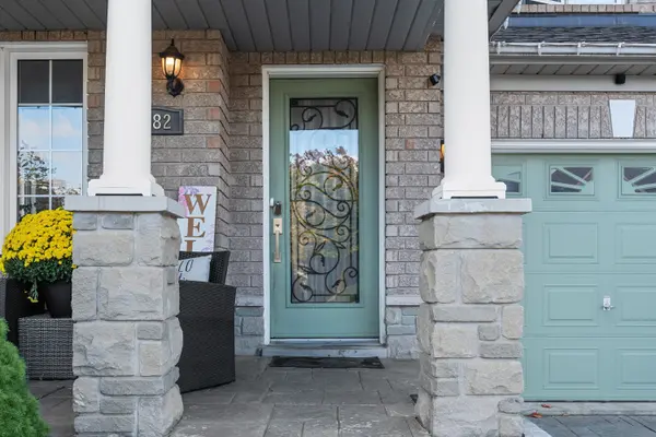 2182 Meadowglen DR, Oakville, ON L6M 4C9