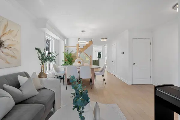 2182 Meadowglen DR, Oakville, ON L6M 4C9