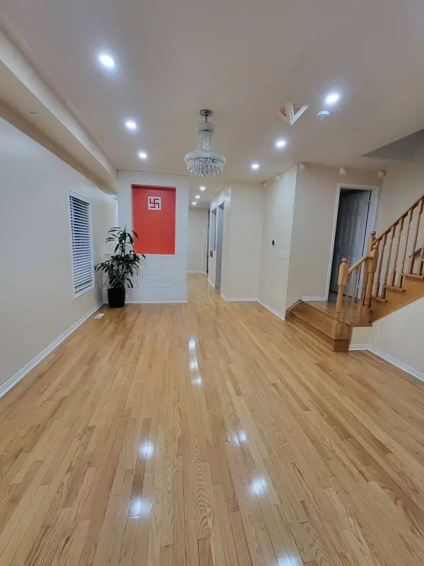 14 Pennyroyal CRES, Brampton, ON L6S 6J8