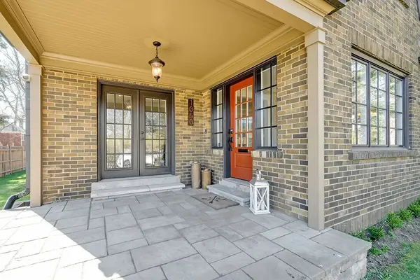 1050 Mohawk RD, Burlington, ON L7T 3M6