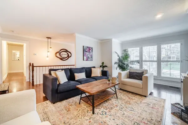 388 Ash RD, Oakville, ON L6J 4P7