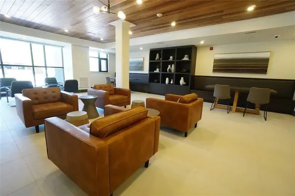 320 Plains RD E #308, Burlington, ON L7T 0C1