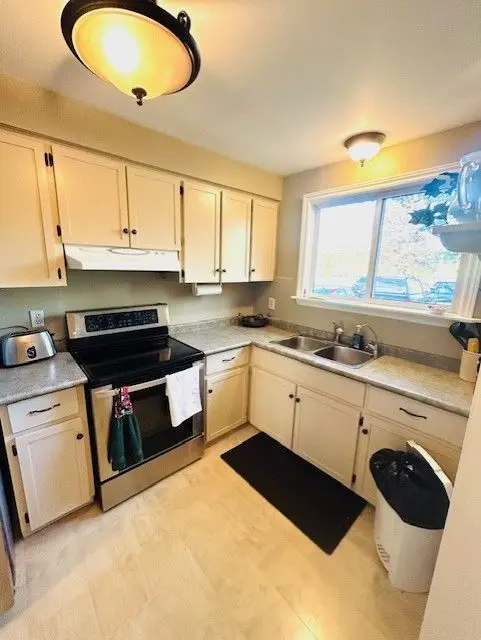 41 Rhonda RD #20, Guelph, ON N1H 6H1