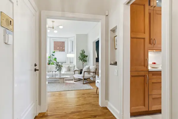 179 Wilbrod ST #1, Lower Town - Sandy Hill, ON K1N 6L4