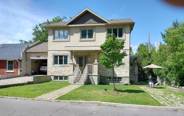 2194 Niagara DR, Alta Vista And Area, ON K1H 6L2