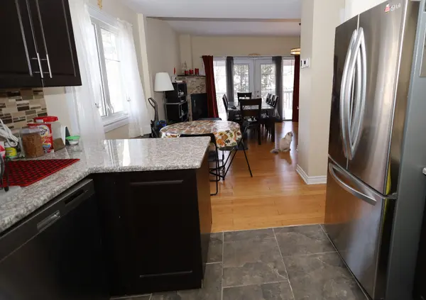 2194 Niagara DR, Alta Vista And Area, ON K1H 6L2