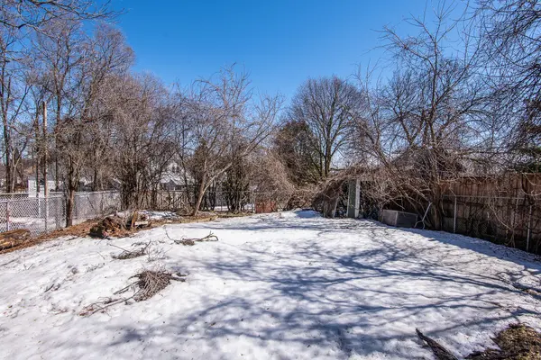 230 Lancaster ST W, Kitchener, ON N2H 4V1