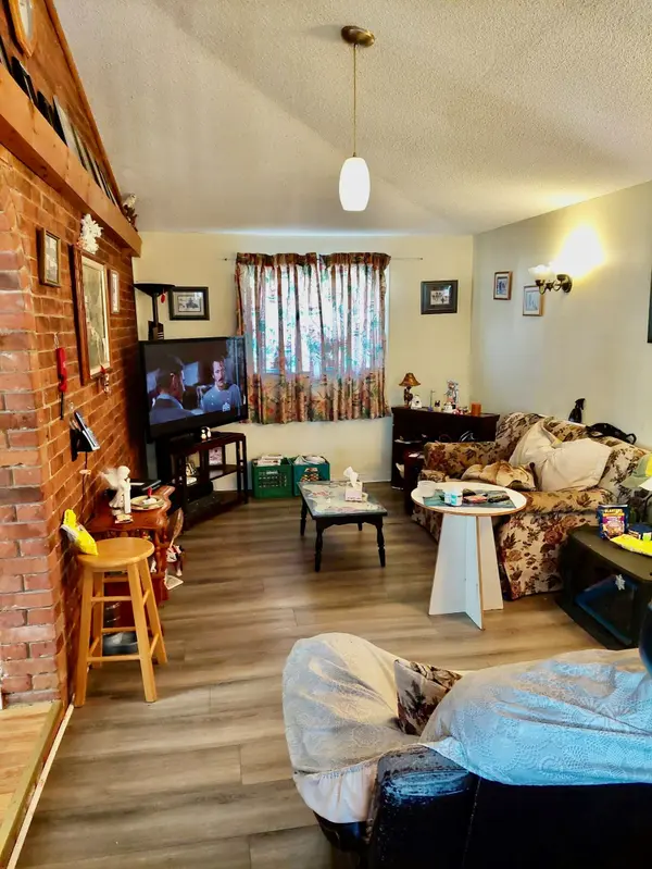 465 Garden ST, Gananoque, ON K7G 1J6