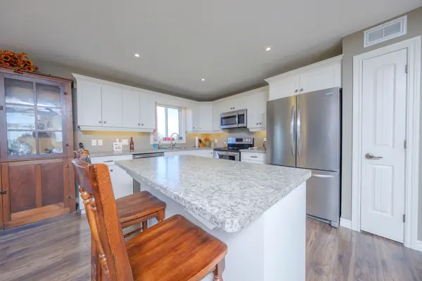 54 Lakefield DR, Kincardine, ON N2Z 0C9