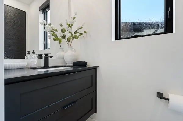 12 Macneil CT, Bayham, ON N0J 1T0