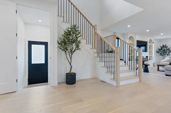 12 Macneil CT, Bayham, ON N0J 1T0