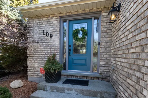 109 Parkview DR, Thames Centre, ON N0L 1G2