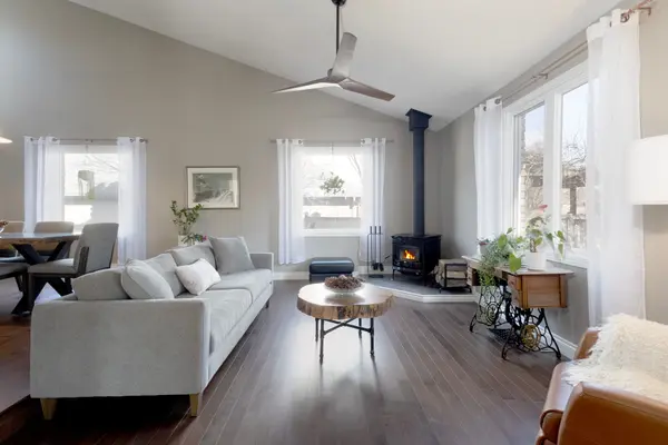 109 Parkview DR, Thames Centre, ON N0L 1G2