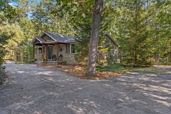 10300 Beach O'pines RD, Lambton Shores, ON N0M 1T0