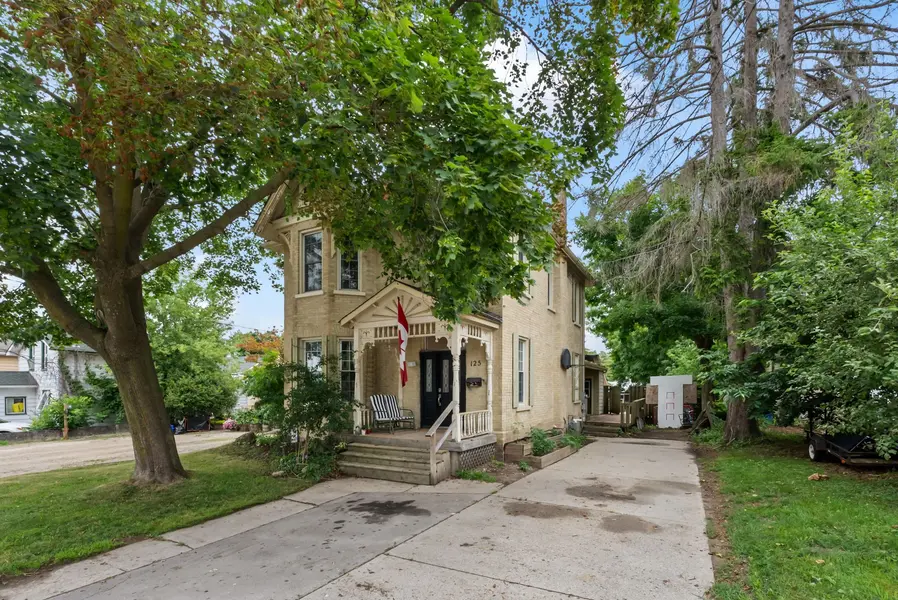 125 ELORA ST S, Minto, ON N0G 1Z0