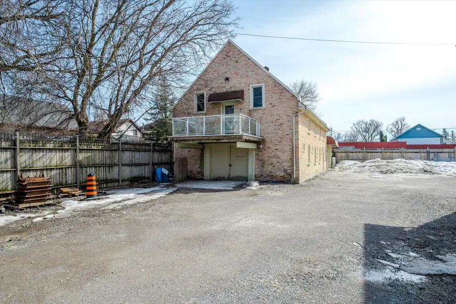 255 McDonnel ST S #Upper Unit, Peterborough, ON K9H 2W2