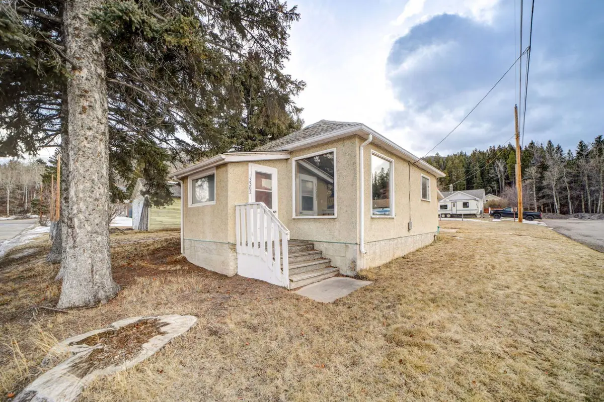13302 16 AVE, Blairmore, AB T0K0E0